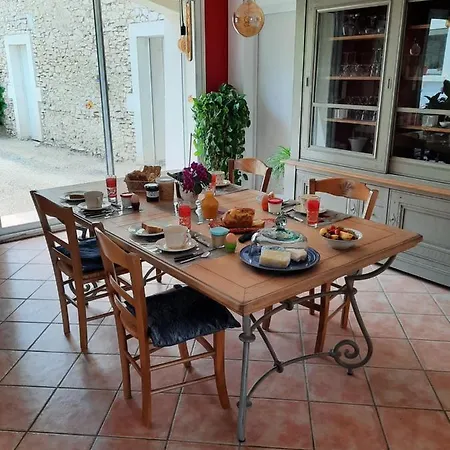 Le Cocon Oda ve Kahvaltı Saint-Paul-les-Fonts