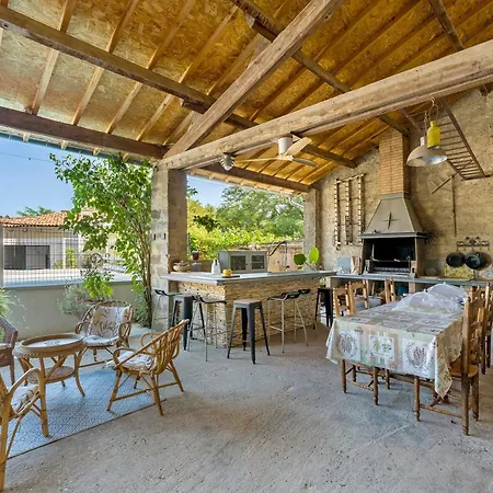 D'hotes Le Cocon Bed & Breakfast Saint-Paul-les-Fonts