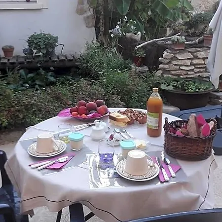 Alojamento de Acomodação e Pequeno-almoço D'hôtes Le Cocon